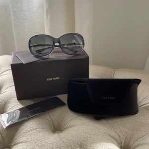 Tom Ford Jennifer sunglasses NEW / gray